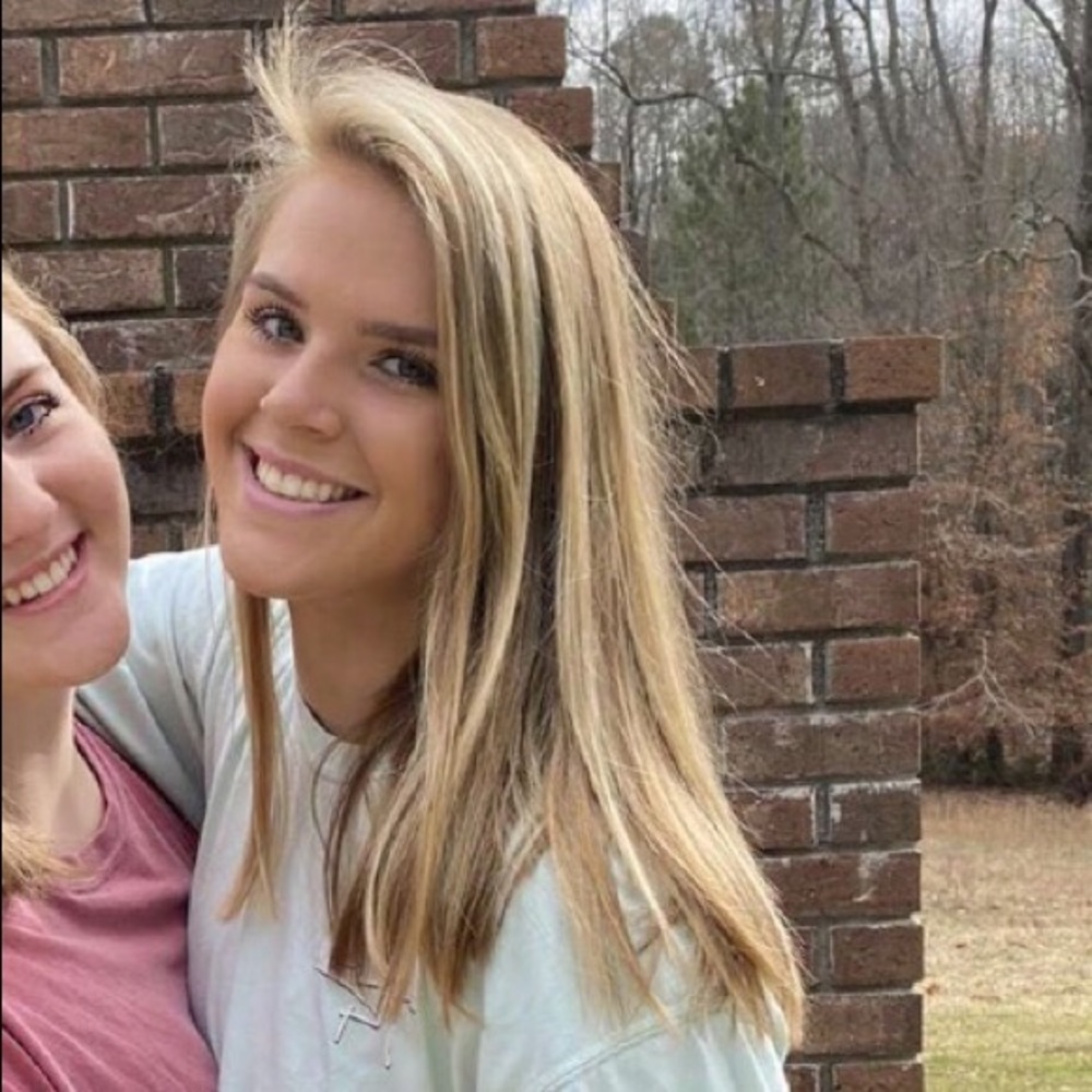 Meet your Posher, Caroline